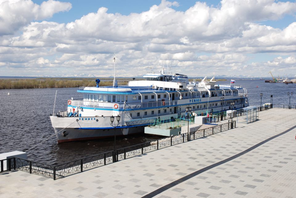 Ob_Irtysch_MS HotelbusReisen GmbH